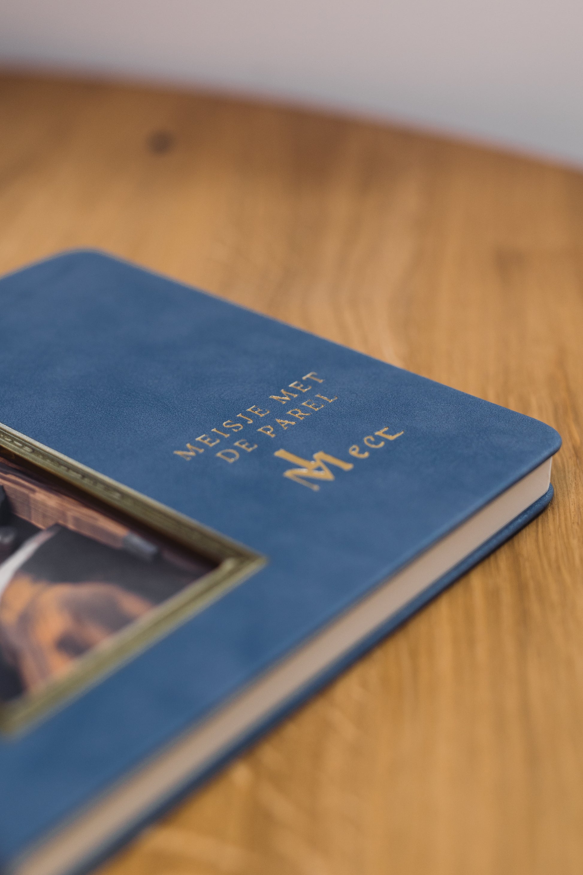 Pearl Earring | Cartartem